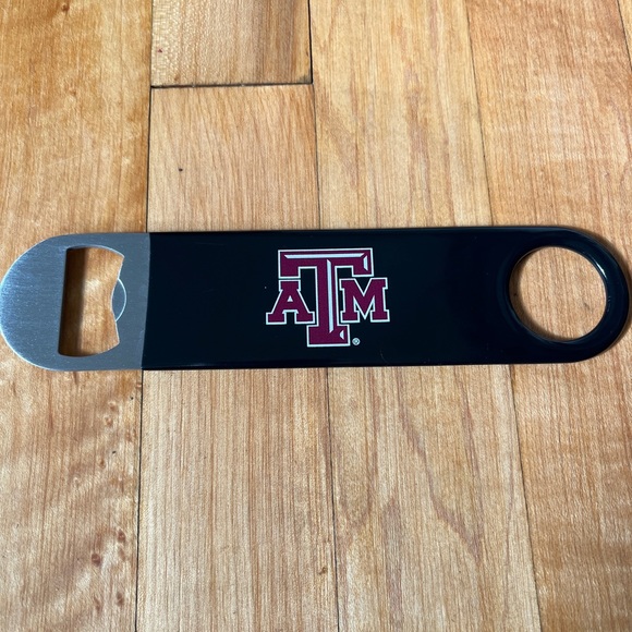 Texas A&M Aggies Vinyl Covered Metal Bottle Opener [NEW] NCAA Bar Tailgate - Picture 1 of 5